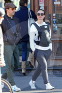 PEOPLE - Olivia Wilde und Jason Sudeikis gehen mit Baby Daisy spazieren