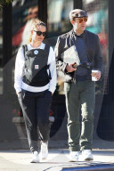 PEOPLE - Olivia Wilde und Jason Sudeikis gehen mit Baby Daisy spazieren