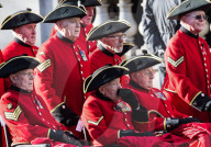 NEWS - Remembrance Sunday in London mit viel Prominenz