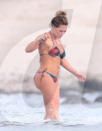 EXKLUSIV - Hillary Duff geniesst Strandtage in Puerta Vallarta