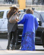 PEOPLE - La Toya Jackson mit ihrer Mutter Kathrine unterwegs