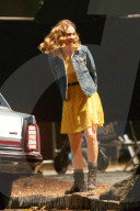 PEOPLE - Lily Collins bei den Dreharbeiten von "Baby Driver"