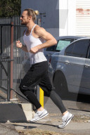 PEOPLE - Gabriel Aubry joggt durch Hollywood