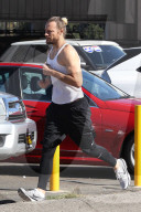 PEOPLE - Gabriel Aubry joggt durch Hollywood