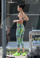 EXKLUSIV - Adriana Lima hält sich fit bei der Arbeit in Miami 
