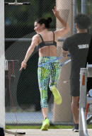 EXKLUSIV - Adriana Lima hält sich fit bei der Arbeit in Miami 