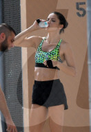 EXKLUSIV - Adriana Lima hält sich fit bei der Arbeit in Miami 