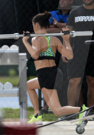 EXKLUSIV - Adriana Lima hält sich fit bei der Arbeit in Miami 