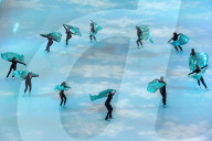 FEATURE - Synchron-Eislaufen im Somerset House in London