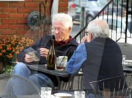 EXKLUSIV - Bill Clinton mischt sich unters Volk