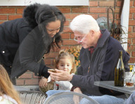 EXKLUSIV - Bill Clinton mischt sich unters Volk