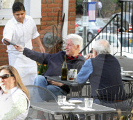 EXKLUSIV - Bill Clinton mischt sich unters Volk