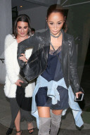 PEOPLE - Lea Michele und Cara Santana verlassen das 'Fig & Olive' Restaurant