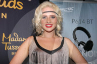PEOPLE - Muss sich einiges gefallen lassen: Justin Bieber bei Madame Tussauds in Berlin