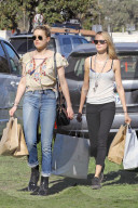 EXKLUSIV - Amber Heard und Cara Delevingne auf dem Flohmarkt in LA