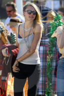 EXKLUSIV - Amber Heard und Cara Delevingne auf dem Flohmarkt in LA