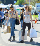 EXKLUSIV - Amber Heard und Cara Delevingne auf dem Flohmarkt in LA