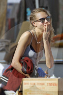 EXKLUSIV - Amber Heard und Cara Delevingne auf dem Flohmarkt in LA
