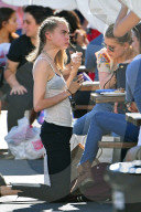 EXKLUSIV - Amber Heard und Cara Delevingne auf dem Flohmarkt in LA