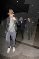 PEOPLE - Leonardo DiCaprio 'undercover' am Flughafen von LA