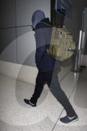 PEOPLE - Leonardo DiCaprio 'undercover' am Flughafen von LA