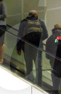 PEOPLE - Leonardo DiCaprio 'undercover' am Flughafen von LA