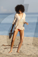 PEOPLE - Gigi Hadid bei der Arbeit am Beach von Malibu