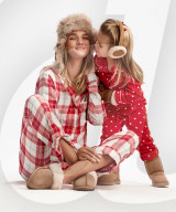 PEOPLE - Rosie Huntington-Whiteley posiert für UGG
