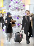 EXKLUSIV - Eva Longoria am Flughafen Heathrow 