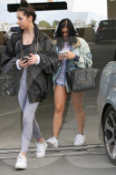 EXKLUSIV - Höschenblitzer: Ariel Winter mit einem sehr knappen Oberteil in LA unterwegs