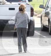EXKLUSIV - Julia Roberts hält sich warm am Fussballfeld