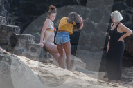 EXKLUSIV - Ireland Baldwin posiert lasziv vor der Kamers am Beach auf Hawaii
