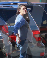 EXKLUSIV - Die hochschwangere Mila Kunis mit Ashton Kutcher und Wyatt in Studio City unterwegs