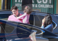 EXKLUSIV - Die hochschwangere Mila Kunis mit Ashton Kutcher und Wyatt in Studio City unterwegs