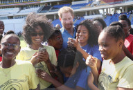 PEOPLE - Prinz Harry spielt Cricket auf Antigua