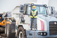 NEWS - Schottland: Ruth Davidson besucht eine Baustelle in Kelso