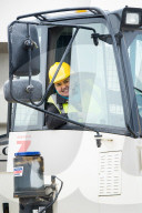 NEWS - Schottland: Ruth Davidson besucht eine Baustelle in Kelso