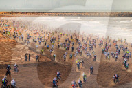 FEATURE - Töffrennen: Red Bull Knock Out am Strand von Scheveningen