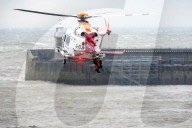 NEWS - Folkestone: Dramatische Rettung einer Frau auf den Fluten