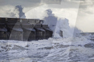 NEWS - England: Heftige Regenfälle führen zu Überschwemmungen