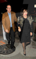 PEOPLE - Joan Collins und Percy Gibson auf dem Weg ins Craig's