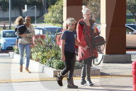 PEOPLE - Gwen Stefani mit den Kids in Los Angeles unterwegs