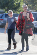 PEOPLE - Gwen Stefani mit den Kids in Los Angeles unterwegs