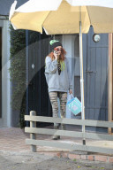 PEOPLE - Bella Thorne hat die Haare schön