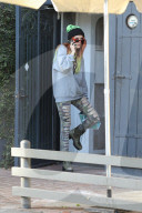 PEOPLE - Bella Thorne hat die Haare schön