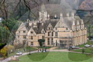 PEOPLE - Dreharbeiten zur Netflix Serie "The Crown" haben in Gloucestershire begonnen