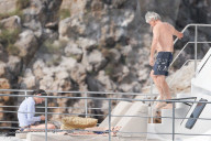 EXKLUSIV - Catherine Zeta-Jones und Michael Douglas entspannen sich auf einer Jacht in Mexico