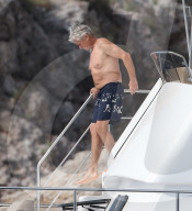 EXKLUSIV - Catherine Zeta-Jones und Michael Douglas entspannen sich auf einer Jacht in Mexico