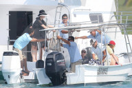 EXKLUSIV - Catherine Zeta-Jones und Michael Douglas entspannen sich auf einer Jacht in Mexico