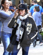 PEOPLE - Ganz sportlich: Joan Collins in New York unterwegs